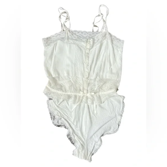 VTGVictoria’s Secret White Cotton 1Pc Teddy Sz M Lace Pleating Coquette Girl